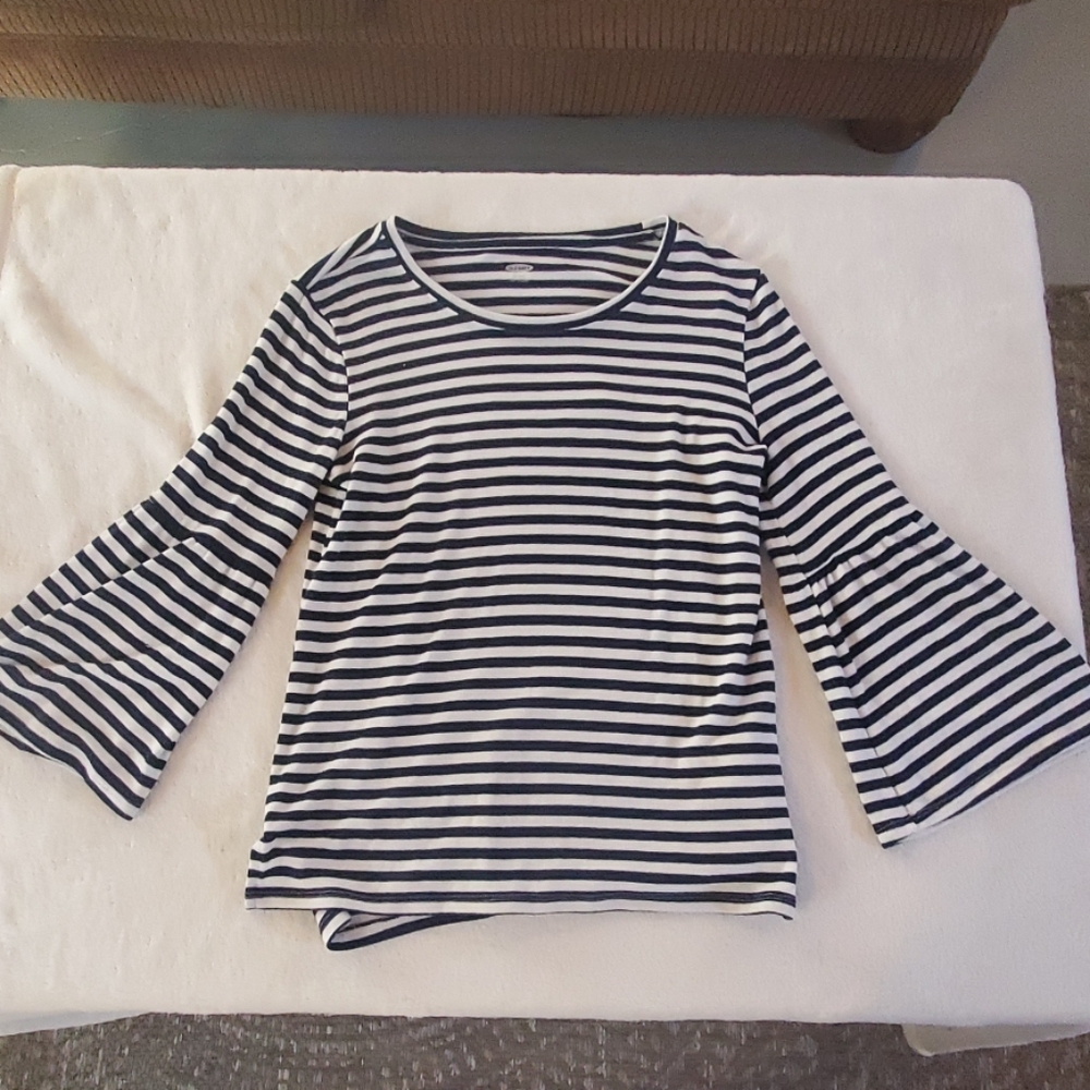 Old Navy seeater